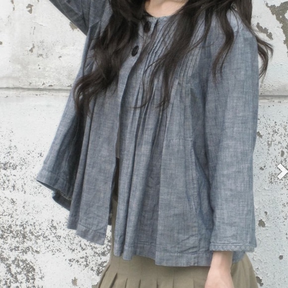 GAP Chambray Blue Cotton Pleated Woman’s Top - Picture 4 of 13